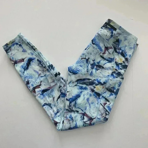 Lululemon Wunder Under Exposure Multi Print, Size 6, 7/8 Length - Picture 7 of 8